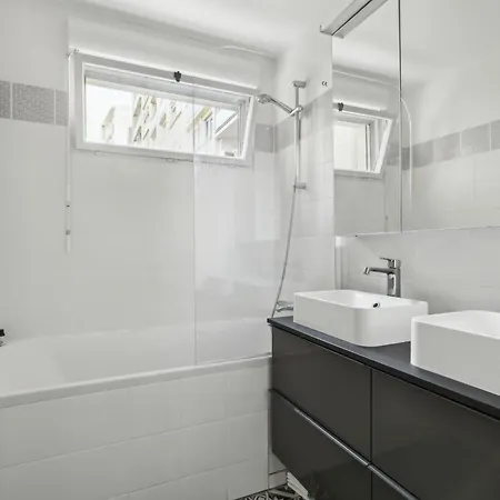 2-rooms 63m2 20th Arrondissement * Parigi